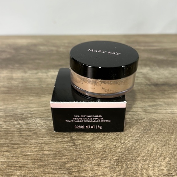 Mary Kay Silky setting powder Light Beige - Picture 1 of 6